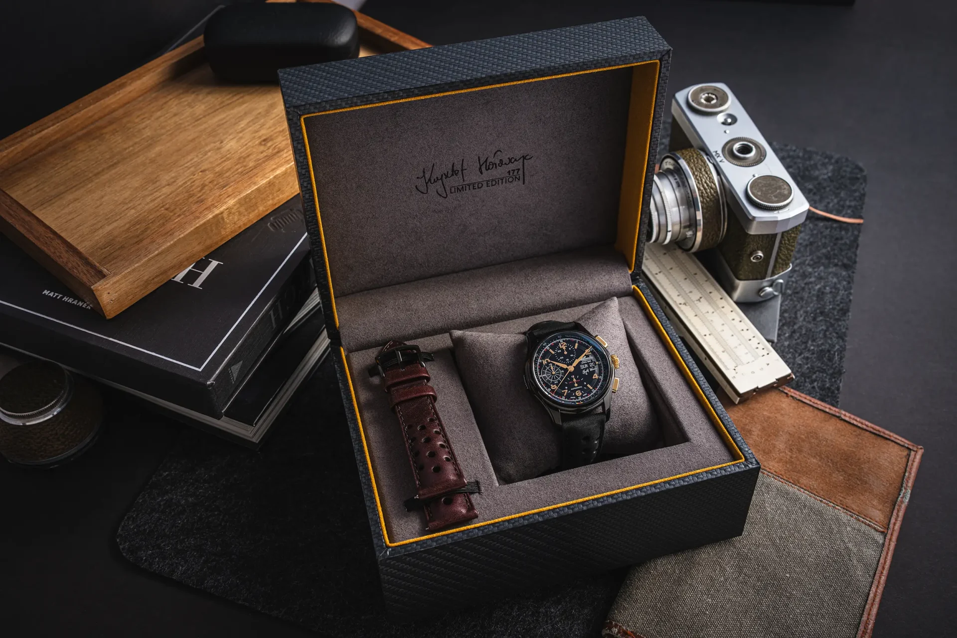 atlantic-watch-worldmaster-prestige-krzysztof-holowczyc-automatik-chronograph-li image 4