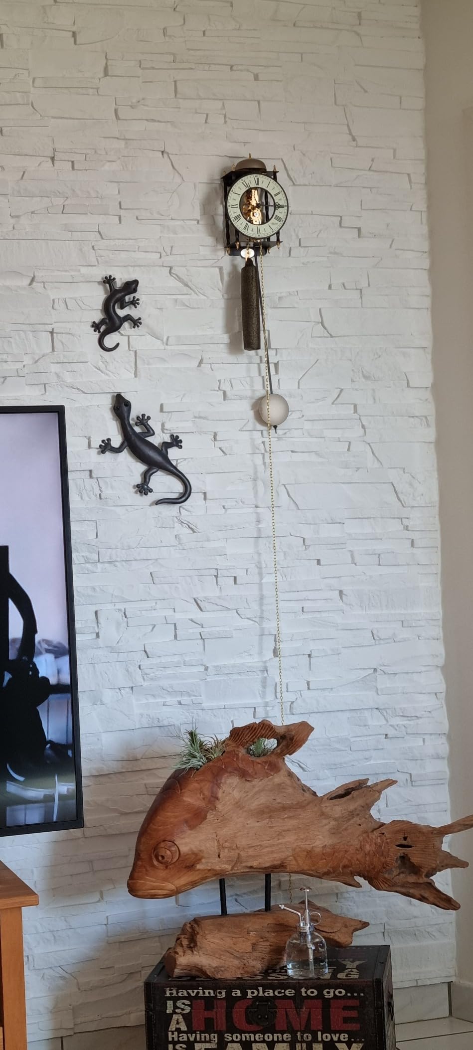 Hammer an der Wand