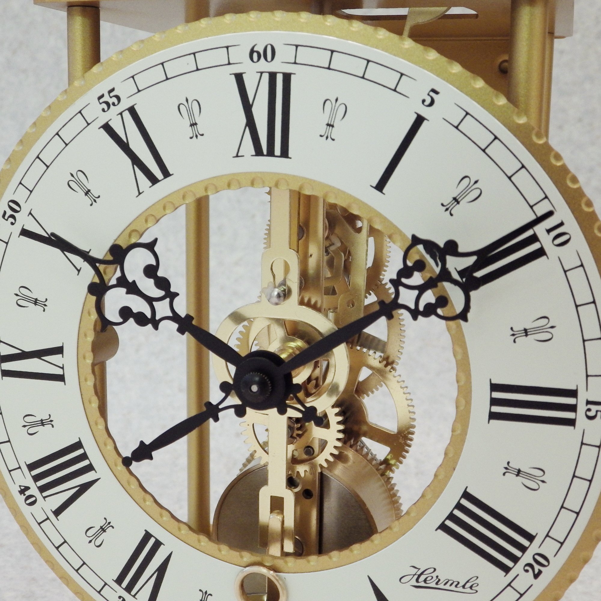 hermle-23004-000711-antike-tischuhr-gold-mit-14-tage-skelettuhrwerk image 6