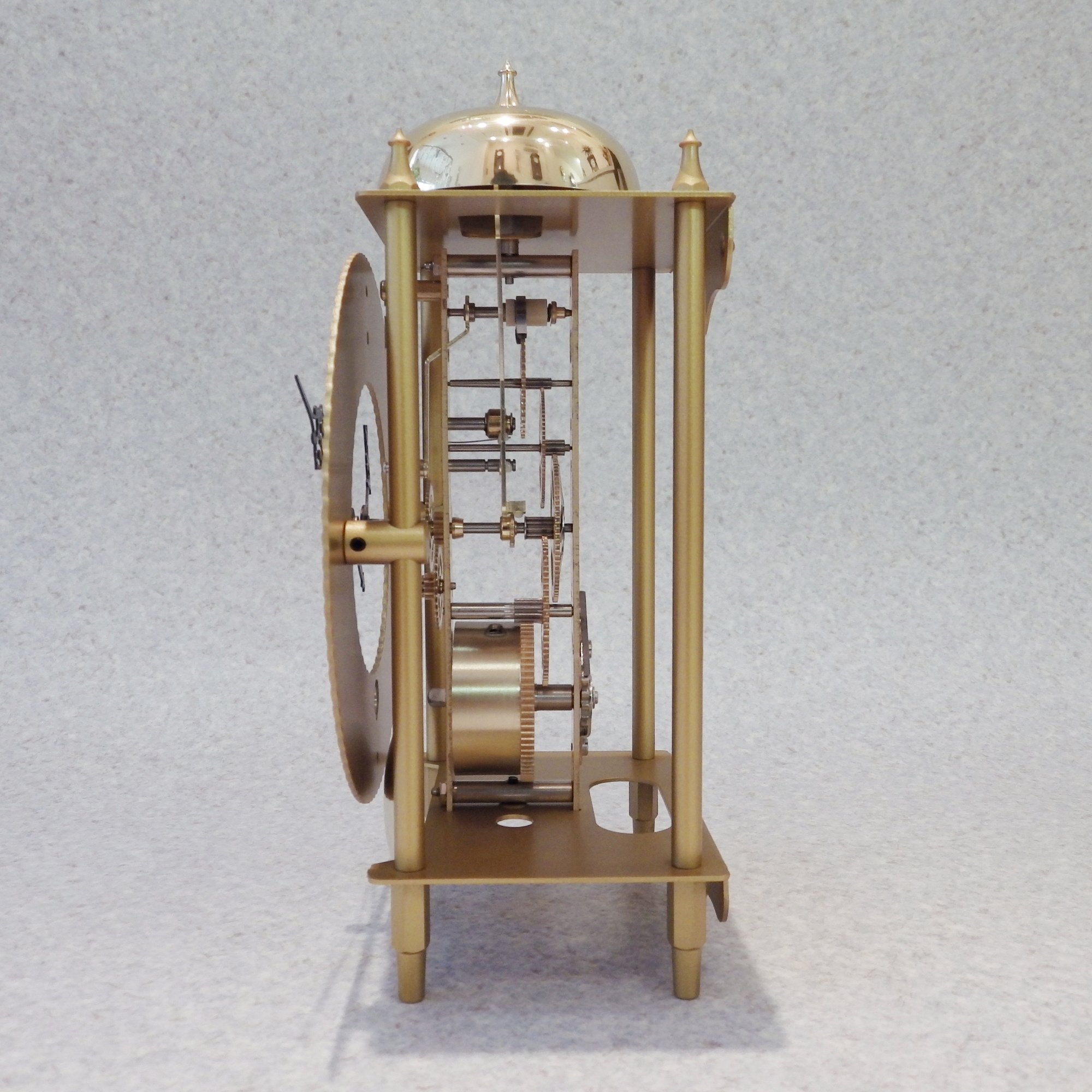 hermle-23004-000711-antike-tischuhr-gold-mit-14-tage-skelettuhrwerk image 3